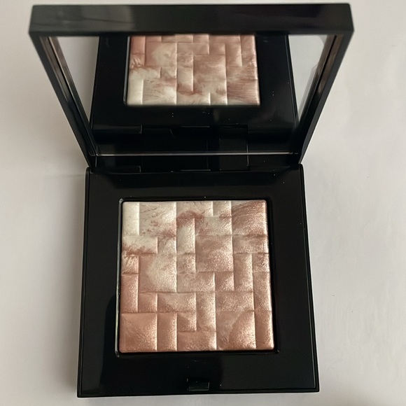 Bobbi Brown Highlighting Powder in Pink Glow Full-Size /BNIB - Picture 4 of 13